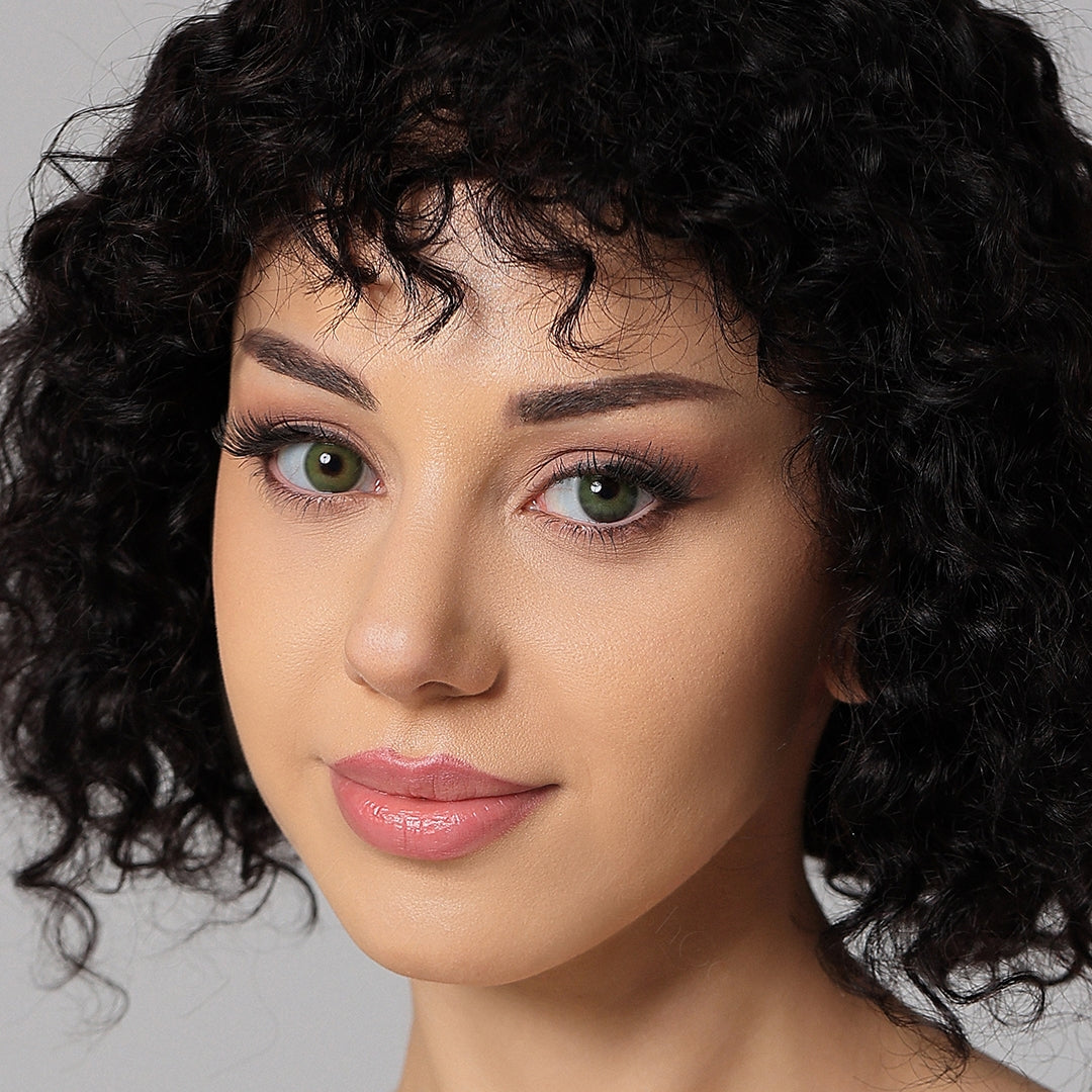 modelwearingmoss green colored contacts